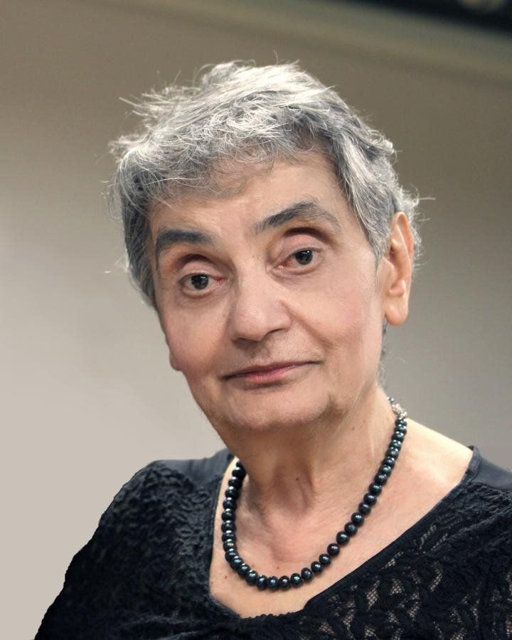 Светлой памяти Альбины Сукиасян
