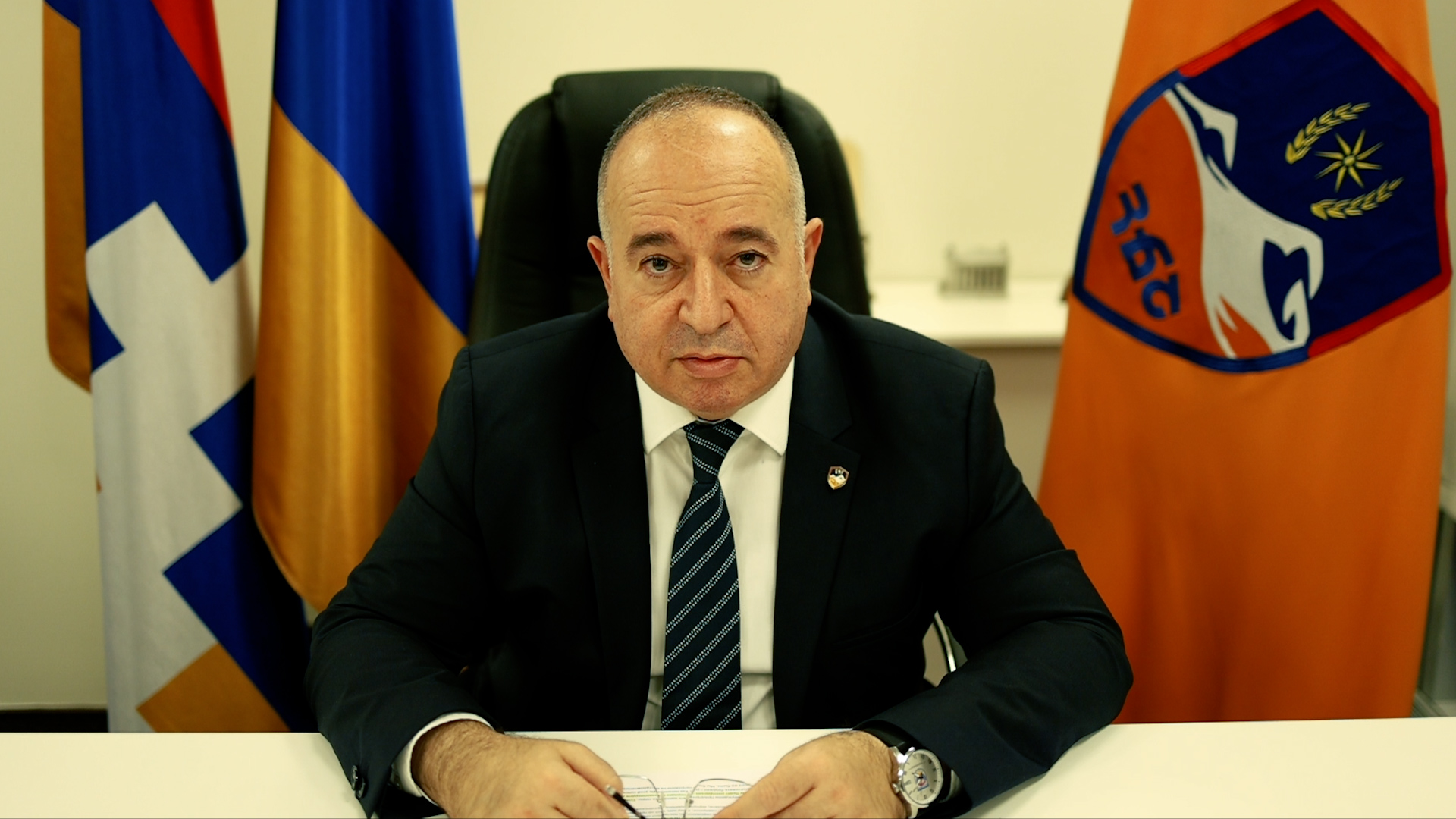 Համահայկական ճակատ» շարժման առաջնորդ Արշակ Կարապետյանի հայտարարությունը՝
նոր Սահմանադրության ընդունման վերաբերյալ